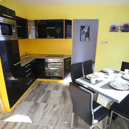 Centrum Lux Apartment *